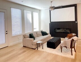 5513 Traveller Dr in North Richland Hills, TX - Foto de edificio - Building Photo