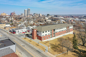 Columbus Park Apartments in Omaha, NE - Building Photo - Building Photo