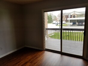2482 Eagles Cir in Ypsilanti, MI - Building Photo - Building Photo