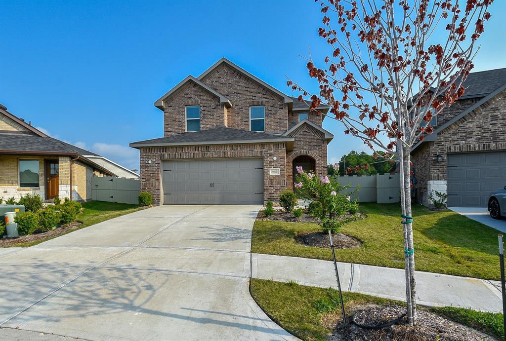 9205 Inland Leather Ln in Shenandoah, TX - Building Photo