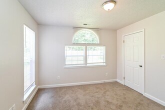 4786 Greenlawn Cove in Millington, TN - Building Photo - Building Photo