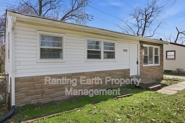 11930 Criterion Ave in St. Louis, MO - Building Photo - Building Photo