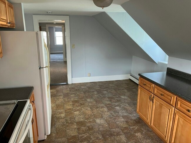 18 Roundy St in Beverly, MA - Building Photo - Building Photo