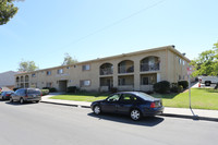 East Bay Blvd in Oxnard, CA - Foto de edificio - Building Photo