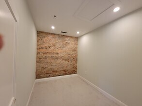 217 N Queen St-Unit -A in Kinston, NC - Building Photo - Building Photo
