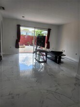 312 NW 114th Ave in Miami, FL - Building Photo - Building Photo