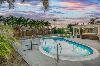 4212 Van Buren St in Hollywood, FL - Building Photo - Building Photo