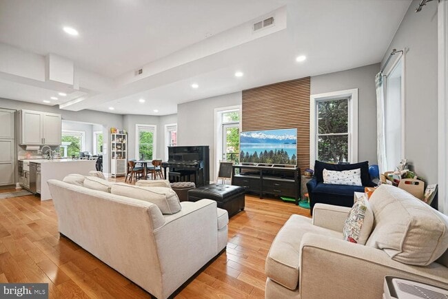 property at 522 F St NE