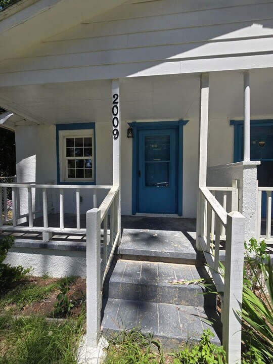 2009 Bain Dr in Fayetteville, NC - Building Photo