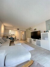 1350 SE 3rd Ave in Dania Beach, FL - Building Photo - Building Photo