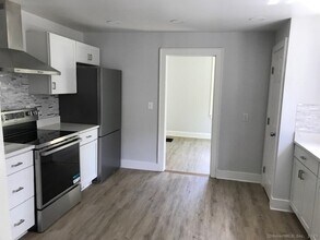 170 Potuccos Ring Rd in Wolcott, CT - Building Photo - Building Photo
