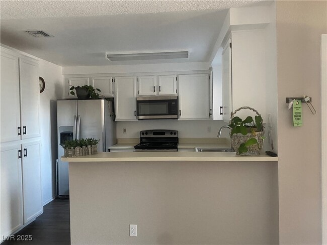 property at 2160 Highpointe Dr