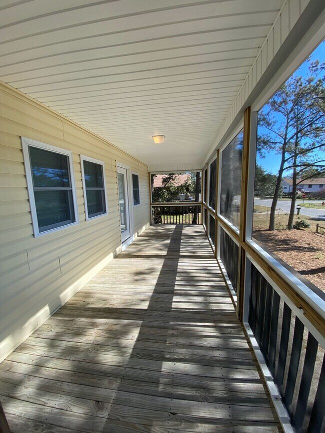 408 W Eden St in Kill Devil Hills, NC - Building Photo - Building Photo