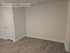 8525 Beckett Chase Wy in Raleigh, NC - Building Photo - Building Photo