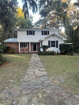 1226 Magnolia Ave in Brunswick, GA - Building Photo