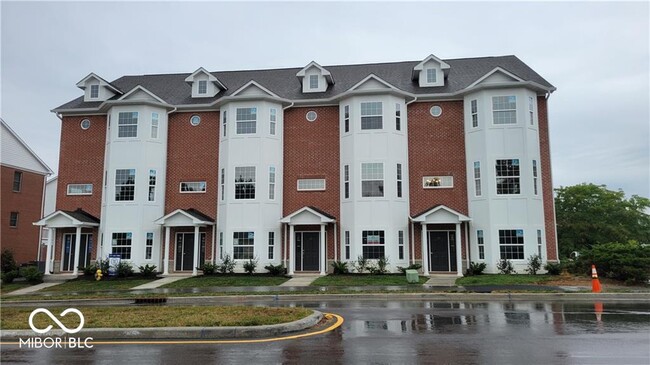 30 Guilford Trail Dr in Carmel, IN - Foto de edificio - Building Photo