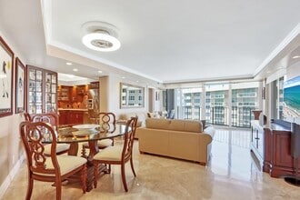 5420 N Ocean Dr, Unit 1703 in Riviera Beach, FL - Building Photo - Building Photo