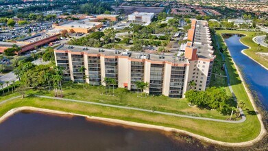 7370 S Oriole Blvd-Unit -306 in Delray Beach, FL - Building Photo - Building Photo