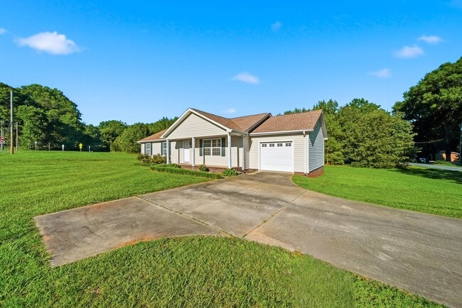 property at 1602 County Home Rd