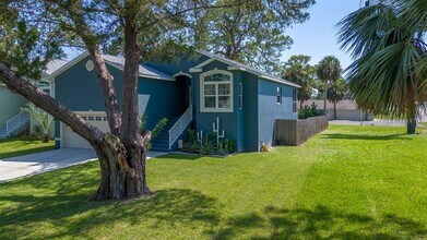 5352 Cotee River Dr in New Port Richey, FL - Building Photo - Building Photo
