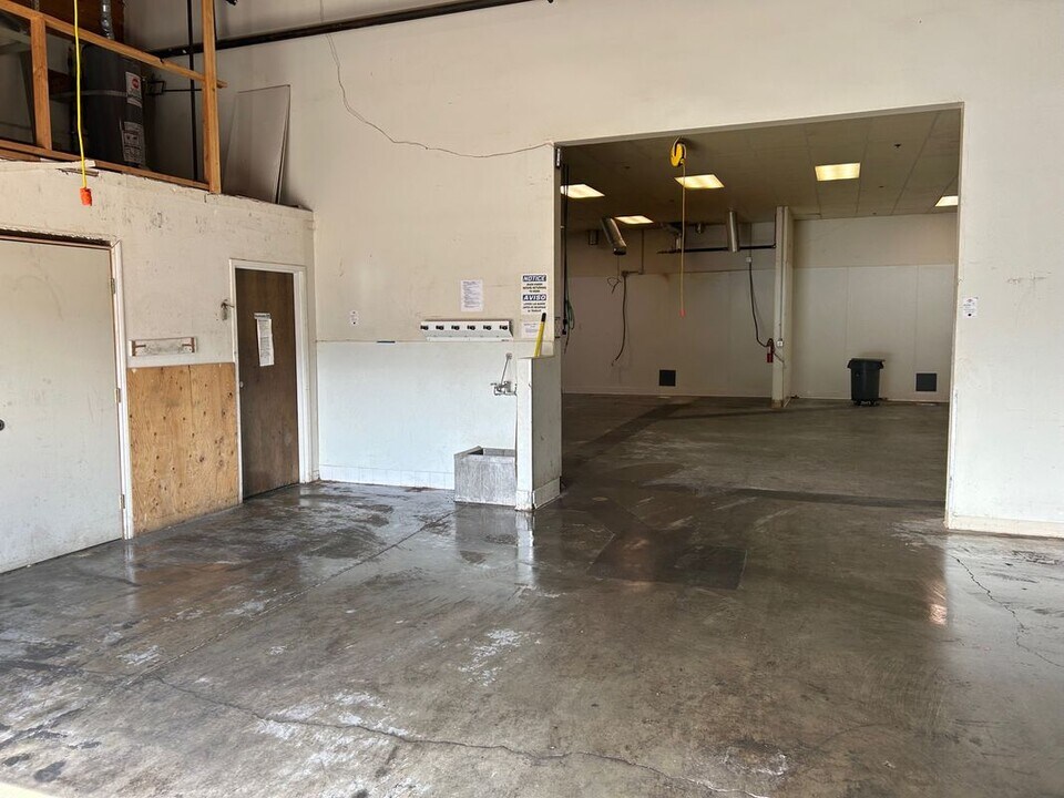 7972 Capwell Dr in Oakland, CA - Building Photo