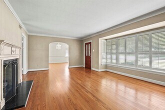 7204 Meadow Lake Ave in Dallas, TX - Building Photo - Building Photo