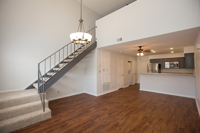 2112 E Airline Rd in Victoria, TX - Building Photo - Building Photo