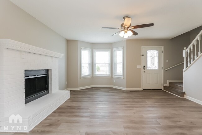 204 Deerlake Dr in La Vergne, TN - Foto de edificio - Building Photo