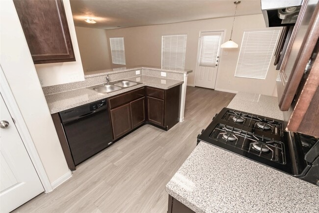 property at 5822 Northern Oak St