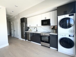 872 Broadway in Somerville, MA - Building Photo - Building Photo