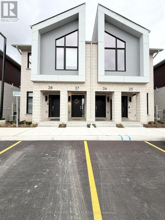 15 Stauffer Woods Trl in Kitchener, ON - Building Photo