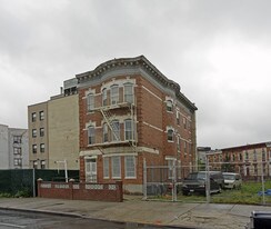 1399 Eastern Pky in Brooklyn, NY - Building Photo