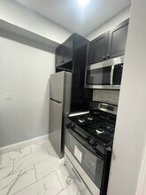 117 Wade St, Unit 2 j in Jersey City, NJ - Building Photo - Building Photo