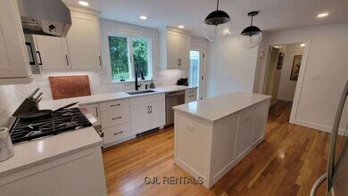 35 Bay State Rd in Wellesley, MA - Building Photo - Building Photo