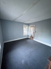 107 Hanover St in Claremont, NH - Building Photo - Building Photo