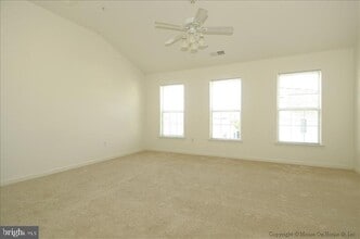 52 Golden Ash Way in Gaithersburg, MD - Building Photo - Building Photo