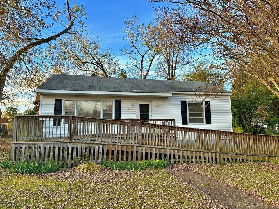 4838 Stanley Dr in Richmond, VA - Building Photo