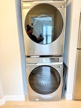 69 Msgr Patrick J Lydon Way, Unit 306 in Boston, MA - Foto de edificio - Building Photo