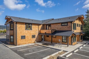 Elk Run Village in Cannon Beach, OR - Building Photo