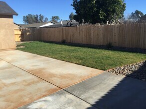 4343 Paulson Ln in Redding, CA - Building Photo - Building Photo