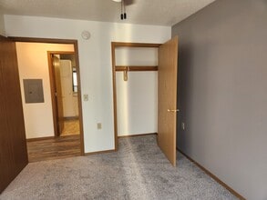 Marion Park Apartments in Sioux Falls, SD - Building Photo - Building Photo