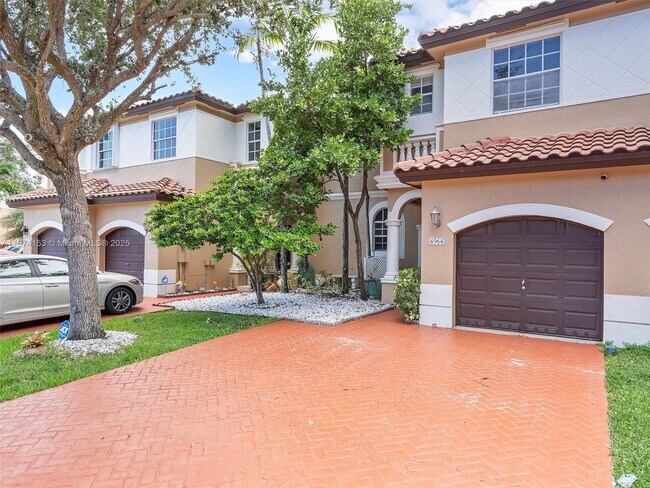 4964 SW 128th Ave in Miramar, FL - Building Photo - Building Photo