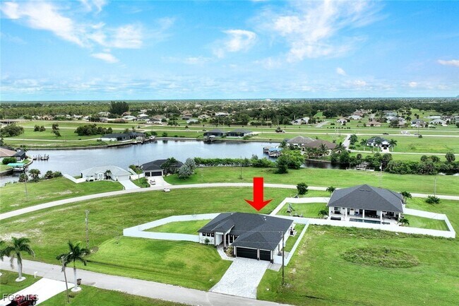 1639 NW 33rd Ave in Cape Coral, FL - Building Photo - Building Photo