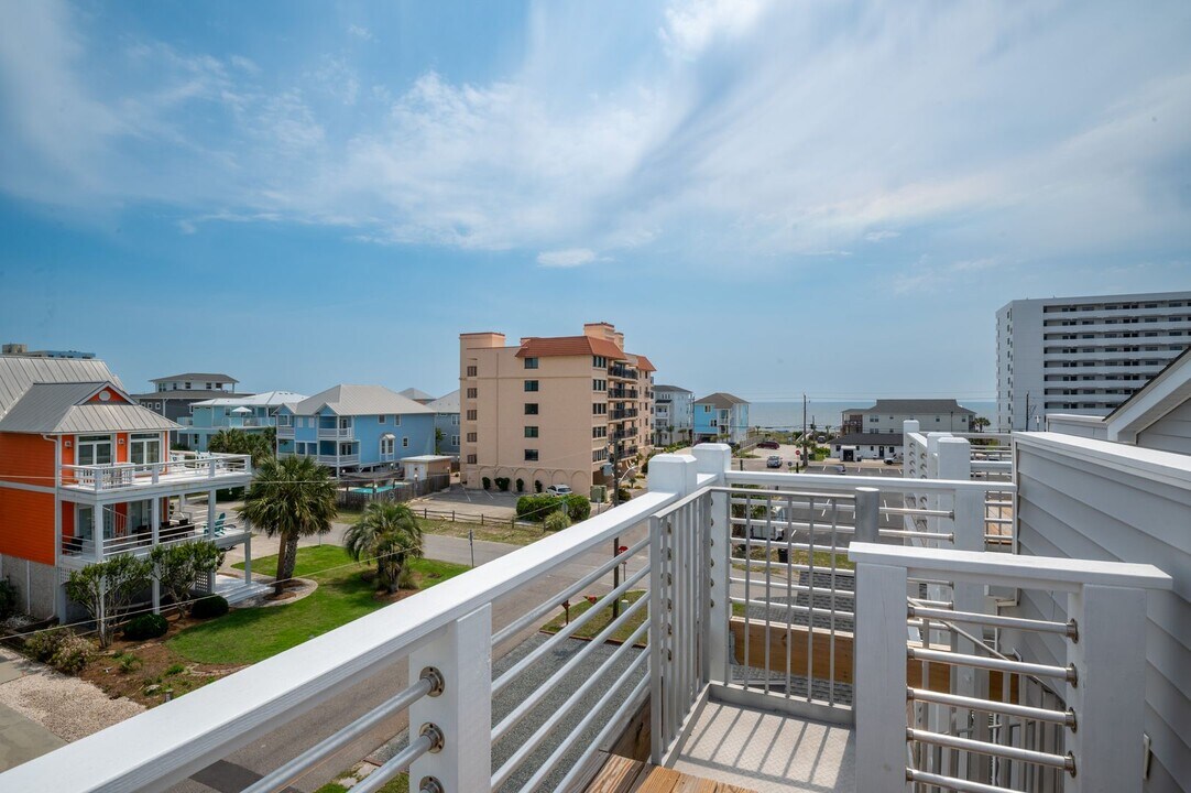 203 Texas Ave in Carolina Beach, NC - Building Photo