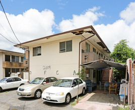 2409 Rose St in Honolulu, HI - Building Photo - Building Photo