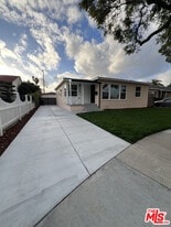15605 Berendo Ave in Gardena, CA - Building Photo