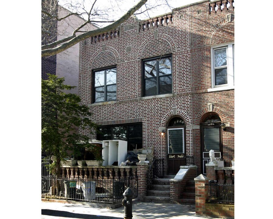 2232 E 7th St in Brooklyn, NY - Building Photo