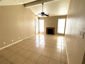 10202 Forum Park Dr in Houston, TX - Building Photo - Building Photo