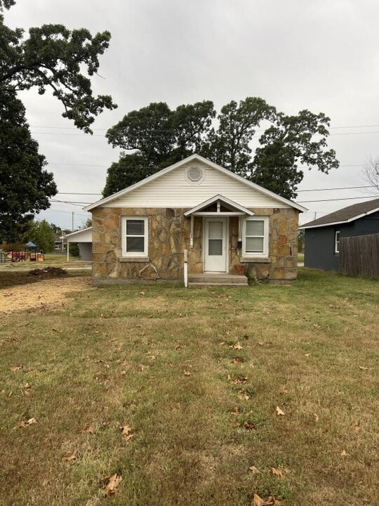 2706 S Pennsylvania Ave in Joplin, MO - Building Photo