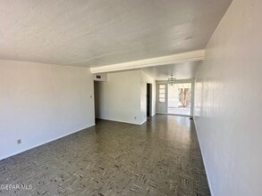 5405 Raymond Telles Dr in El Paso, TX - Building Photo - Building Photo